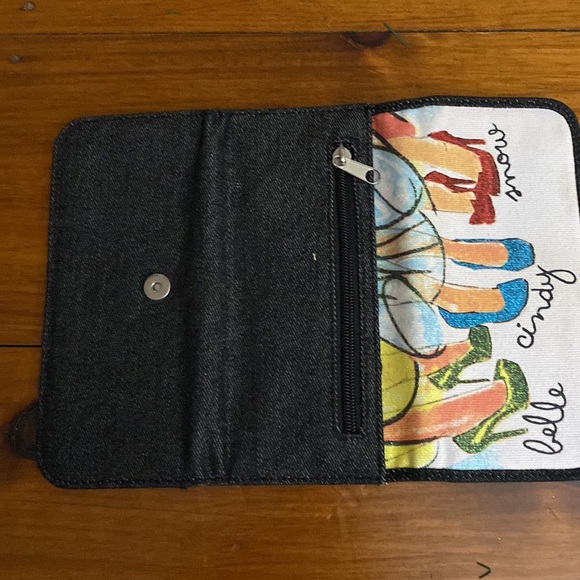 Like new Disney Parks Princess Wallet Cinderella Belle Snow White - Picture 3 of 5